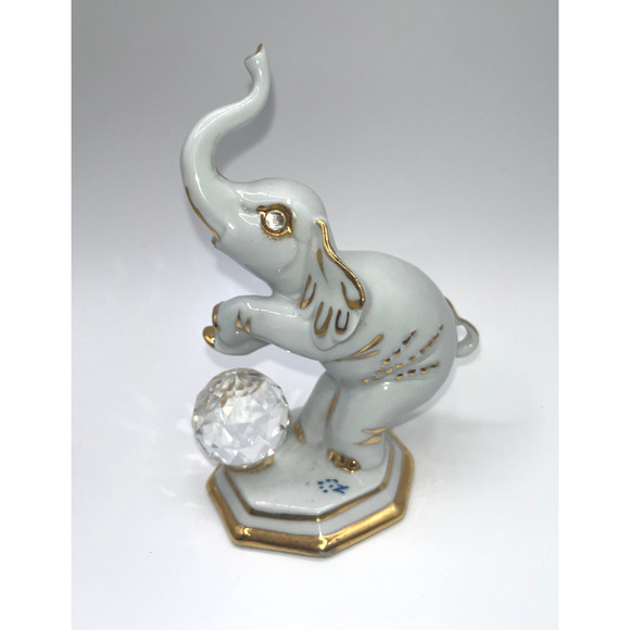 Vintage Capodimonte Elephant Balancing on Swarovski Crystal Ball Gold White Cute - Picture 5 of 16